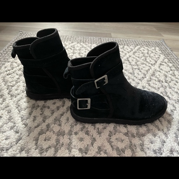 UGG Girl Winter Boots - Picture 8 of 8